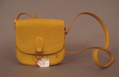 LOUIS VUITTON . Sac "Mini Saint Cloud" en cuir épi jaune, fermoir pression réhaussé...