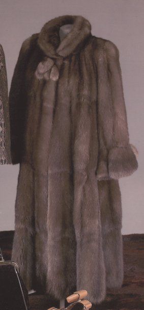 REBECCA Manteau en Zibeline brune Bargouzine de Russie, fentes de côtés.
