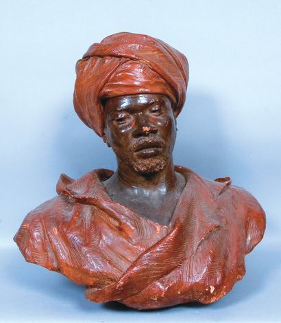 École Orientaliste (XIXe-XXesiècle) Buste de Nubien. Epreuve en terre cuite polychrome....