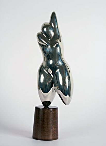 MAN RAY. PETITE HERMA. SCULPTURE en métal poli. Paris, Artcurial, hauteur : 27 cm...