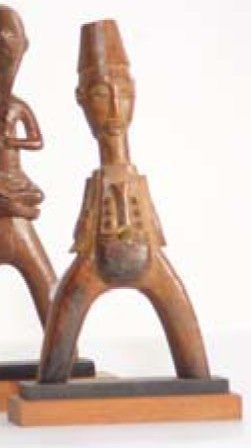null Belle petite collection de lance-pierres POTOMO WAKA en BAULE en bois sculpté...