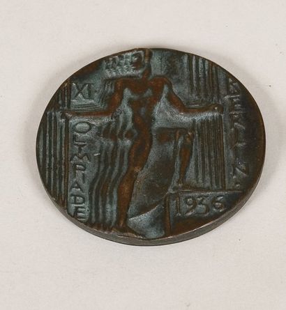 JEUX OLYMPIQUES 1936. Berlin. Médaille de participant en bronze fondu. Diam. : 7...