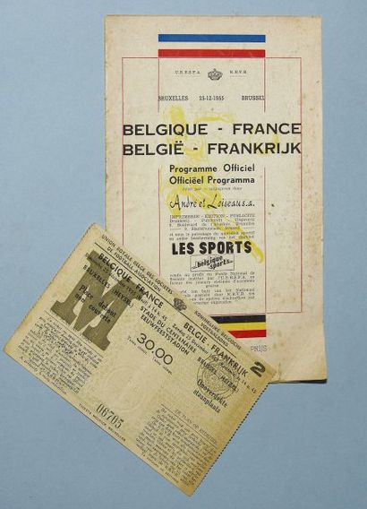 FOOTBALL Programme accompagné de son billet d'entrée pour le match Belgique France...