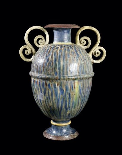 null Grand vase urne à deux anses en céramique vernissée France, Suite de Bernard...
