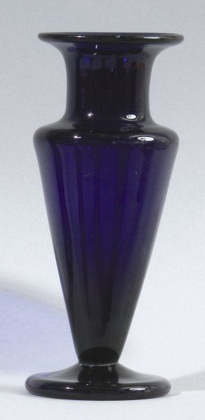 null Vase « Fleurier » France, Bordeaux, fin du XVIIIe-début du XIXe siècles. Vase...