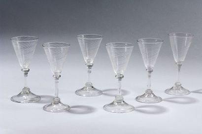 null Ensemble de six verres à jambe France, ou Belgique, milieu XVIIIe siècle. Six...