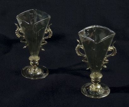 null Deux verres à jambe du service «da Rosolio» Venise, Murano probablement Salviati,...