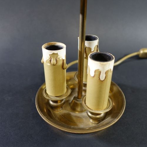 Petite lampe bouillotte moderne de style XIX's à trois lumières, abat jour en to&hellip;
