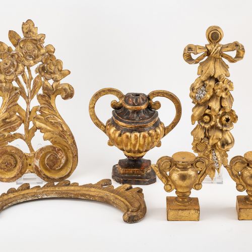 Konvolut 由六件不同的贴花和羊皮制品组成。雕刻、灰泥和镀金。18/19世纪。