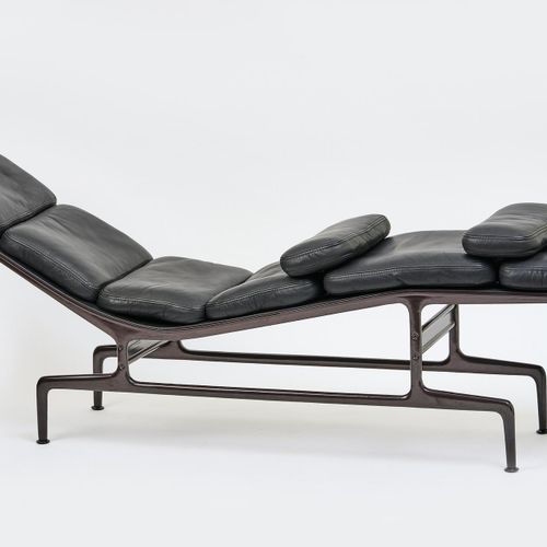 Eames, Charles & Ray (projet). Chaise Soft Pad 'ES 106'. Piétement en aluminium &hellip;