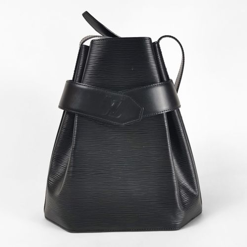 Null Louis Vuitton, sac seau d'épaule et son portemonnaie

Cuir Epi noir, logo e&hellip;