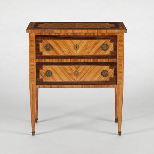 Null Commode de style louis XVI 

2 tiroirs, 77x69x36 cm