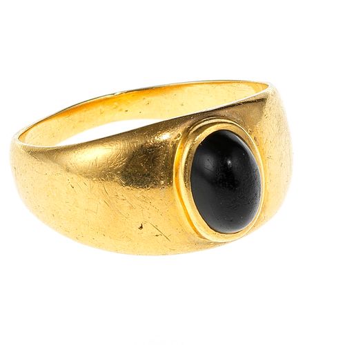 Null Bague sertie d'un onyx taille cabochon ovale

Or 750, doigt 50-10, 4 g