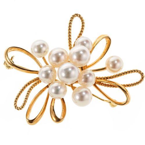 Null Broche stylisée ajourée sertie de perles japonaises en bouquet

Or 585, L 5&hellip;