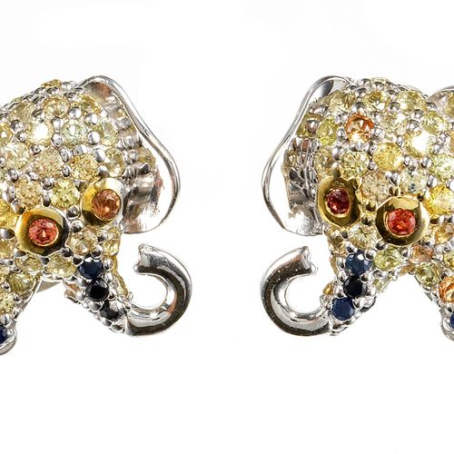 Null *Boucles d'oreilles à motifs d'éléphants pavés de saphirs multicolores

Arg&hellip;