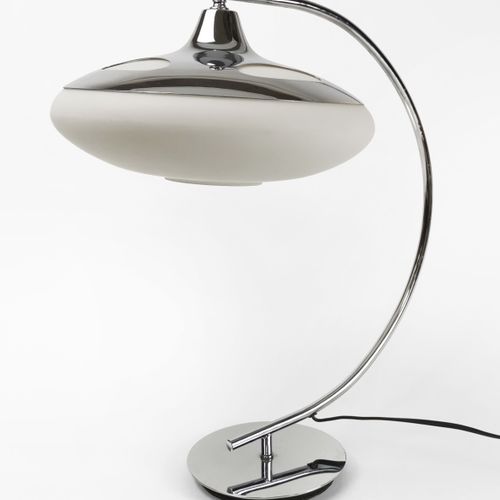 Null Lampe de bureau Ufo par Kare Design, Allemagne

Acier chromé et verre blanc&hellip;