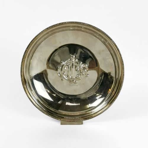 Null Christian Dior, vide-poche

Métal argenté, L 18,5 cm