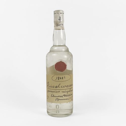 Null Dettling, bouteille de Kirsh, 1968

H 31 cm