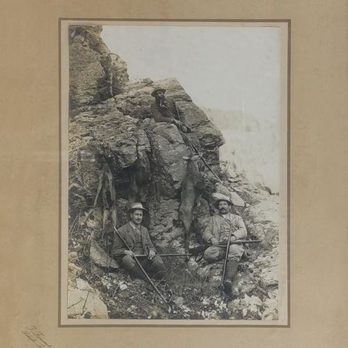 Null Johann Feuerstein (1871-1946) 

Chasseurs, photographie, 22x17 cm