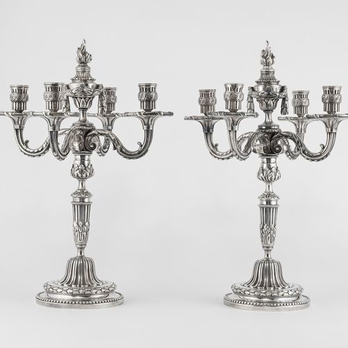 Null Paire de chandeliers à quatre feux

Métal argenté, H 50 cm