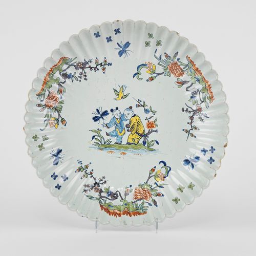Null Plat rond, Delft, XVIIIe s

Faïence émaillée polychrome à décor au chinois,&hellip;