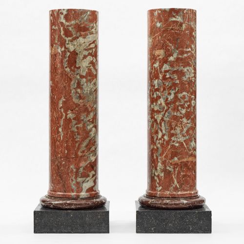 Null Paire de colonnes tronquées

Fût en marbre rouge veiné, tore en marbre brun&hellip;