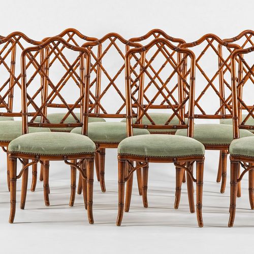 Null Table de salle à manger de style George III et 10 chaises façon bambou

Aca&hellip;
