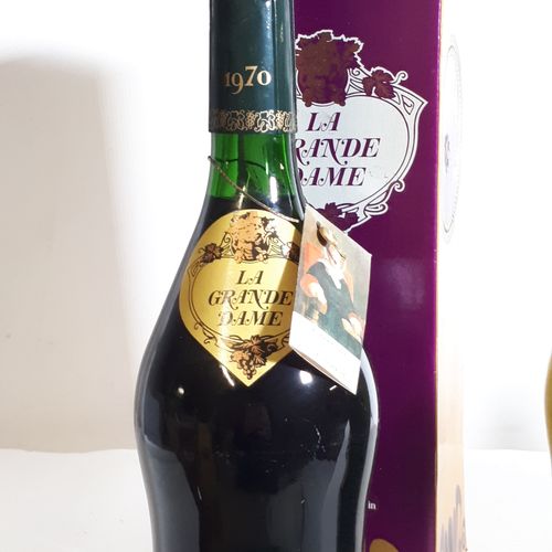 Null 1 B LA GRANDE DAME de Vve Clicquot (N. -2,5cm ss la coiffe) Champagne 1970