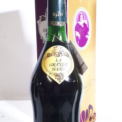 Null 1 B LA GRANDE DAME de Vve Clicquot (N. -2,5cm ss la coiffe) Champagne 1970
