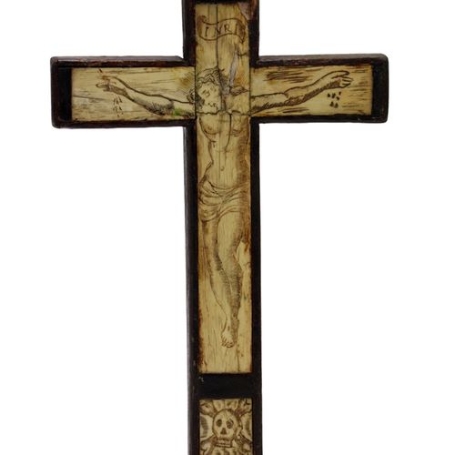 Ancienne croix jésuite Ancienne croix jésuite composée de plaquettes gravées sur&hellip;