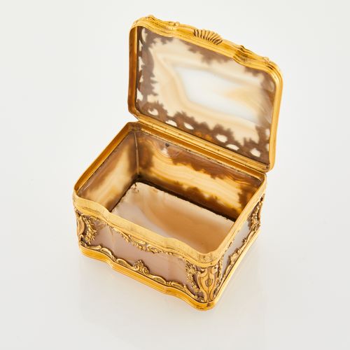 French 18 Kt Gold and Agate Snuff Box Caja de rapé francesa de oro de 18 quilate&hellip;