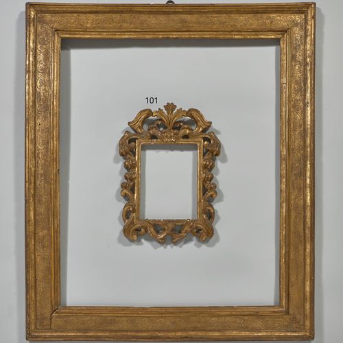 Null Italie, Florence, XVIIe-XVIIIe siècle 
Cadre en tilleul mouluré et doré dit&hellip;