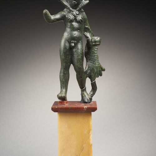 Null HERCULE EN BRONZE 
Art romain, vers le 3e siècle
Statuette représentant Her&hellip;