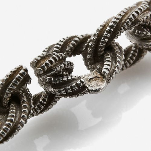 Null HERMES 
Bracelet
En argent, mailles ovales à surface torsadée et gravée

Ve&hellip;