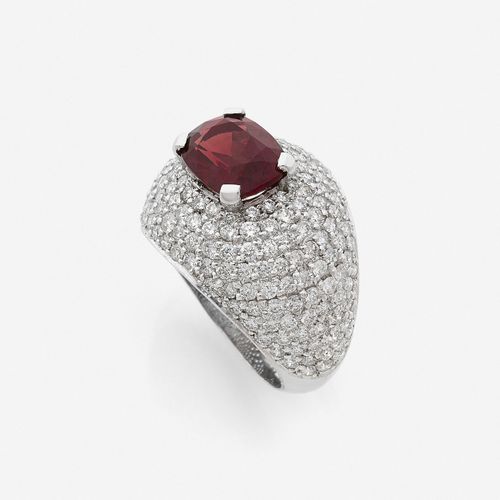 Null 
Bague demi-jonc
En or gris 18k, ornée d'un spinelle rouge de taille coussi&hellip;