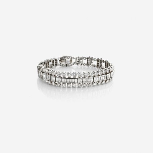 Null BOUCHERON 
Bracelet souple
En platine, orné au centre une ligne de diamants&hellip;