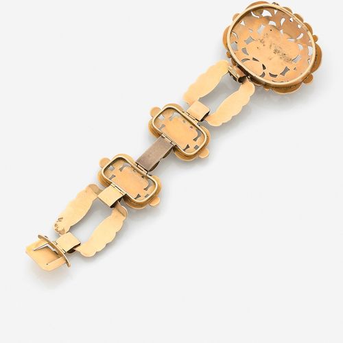 Null 
Bracelet néo-renaissance
En or jaune 18k, formé de mailles articulées, à d&hellip;