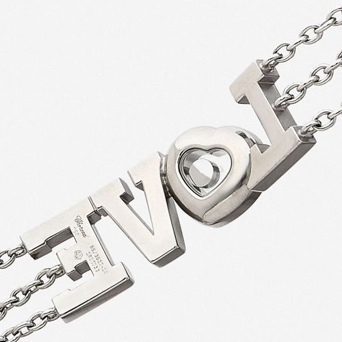 Null CHOPARD 
Bracelet "Love"
En or gris 18k, formé de trois chaînettes parsemée&hellip;