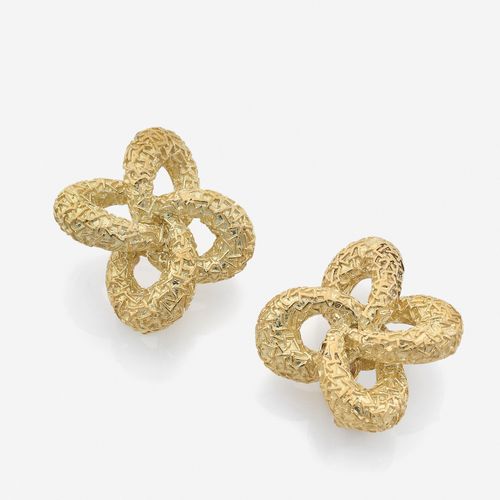 Null VAN CLEEF & ARPELS 
Paire de boucles d'oreilles "Cratère"
En or jaune 18k, &hellip;