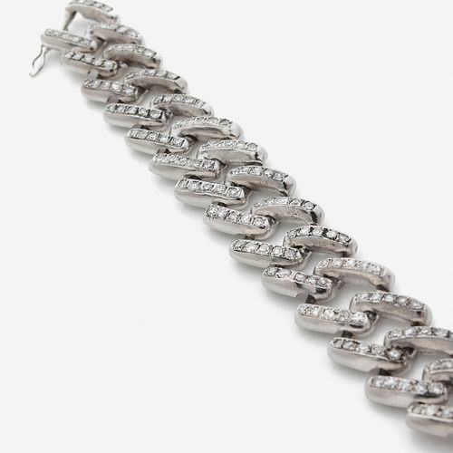 Null 
Bracelet souple
En or gris 18k, les maillons carrés sertis de diamants ron&hellip;