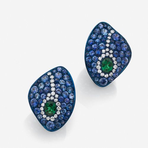 Null Margherita BURGENER 
Paire de boucles d'oreilles
En titane irisé bleu, styl&hellip;