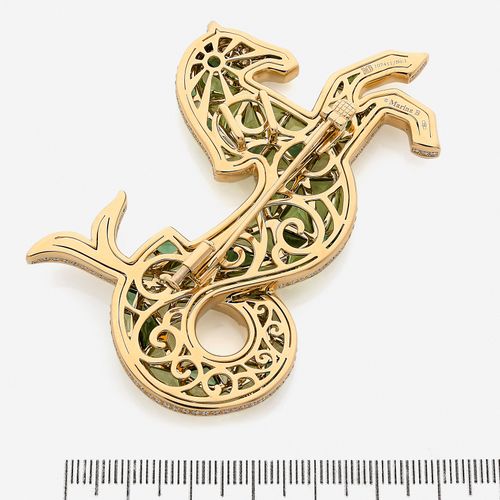 Null 0 MARINA B. 
Broche pendentif "Vedius"
En or jaune 18k, stylisant un cheval&hellip;