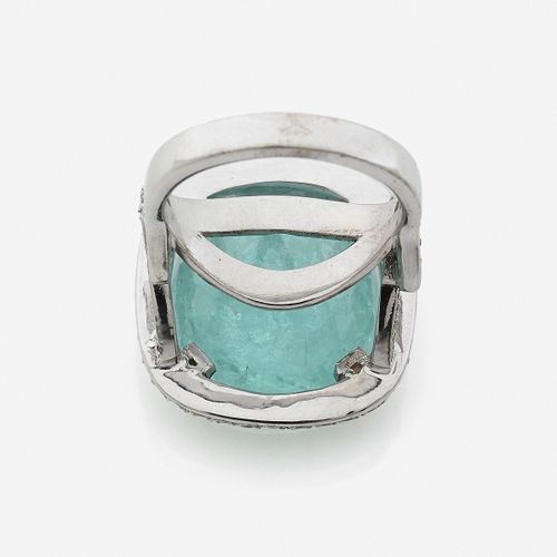 Null 
Bague
En or gris 18k, ornée d'une tourmaline de type Paraïba de taille cou&hellip;