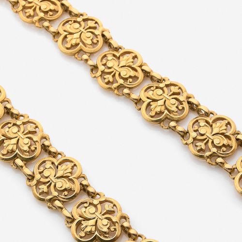 Null WIESE 
Collier ras du cou
En or jaune 18k ciselé, souple, formé d'une suite&hellip;