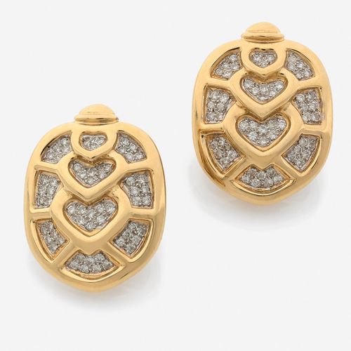 Null 
Paire de clips d'oreilles
En or jaune 18k, stylisant une carapace de tortu&hellip;