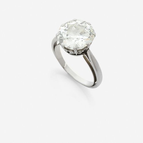 Null 
Solitaire
En platine, orné d'un diamant demi-taille

Poids du diamant: env&hellip;
