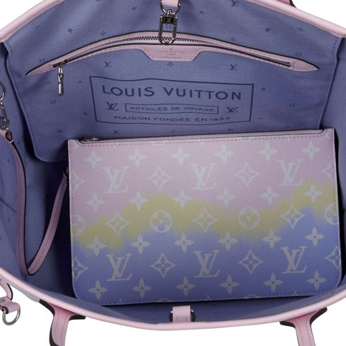 Null LOUIS VUITTON
Collection LV Escale 2020
Cabas NEVERFULL
Toile Monogram tie-&hellip;