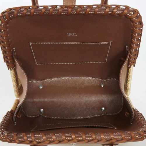 Null HERMÈS
Édition Limitée
2016
Sac BOLIDE PICNIC
Osier tressé et veau Barénia &hellip;