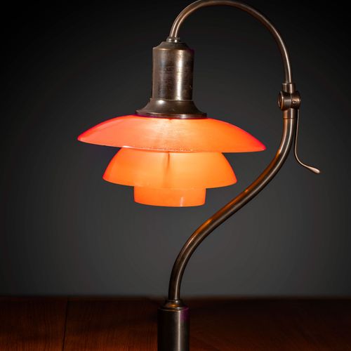 Null Poul HENNINGSEN 1894-1967
Lampe de table mod. PH2/2 PATENTED - circa 1931
S&hellip;