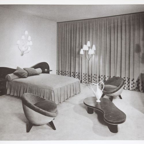 Null Jean ROYÈRE 1902-1981
Table basse « Flaque » - le modèle créé circa 1954
St&hellip;